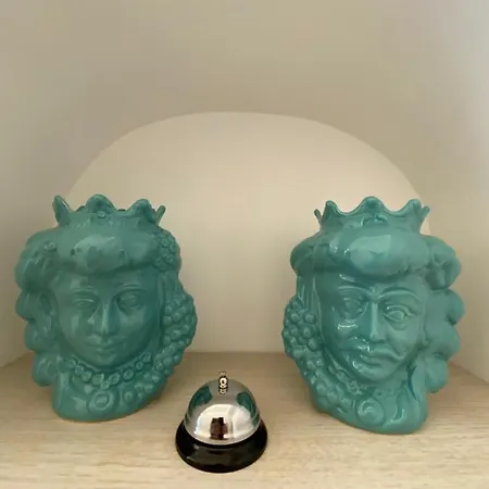 לינה וארוחת בוקר Lux סורנטו