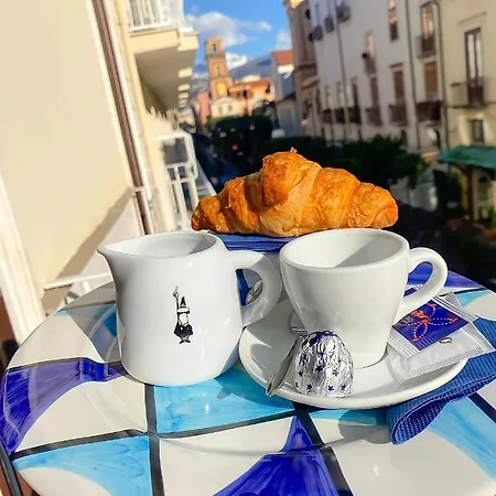 Lux Bed & Breakfast 4*