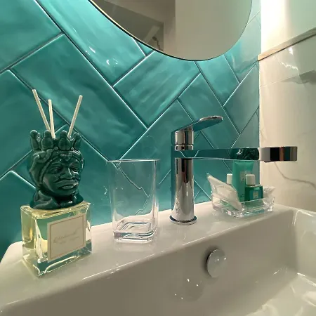 Lux Bed & Breakfast 4*