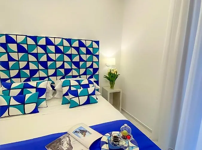 לינה וארוחת בוקר Lux