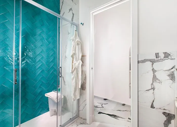 לינה וארוחת בוקר Lux