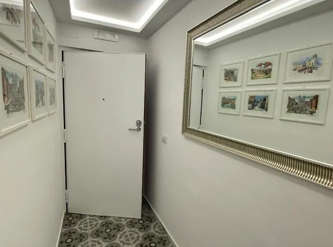 Lux לינה וארוחת בוקר 4*